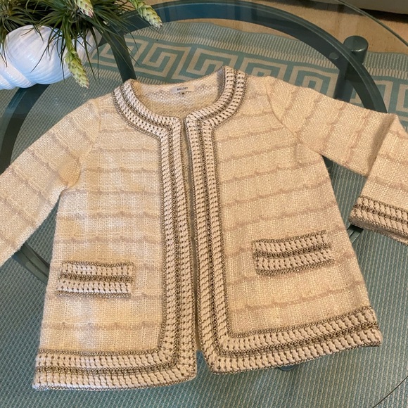 ✨Elegant Sweater/Jacket ✨ ‼️PRICE DROP‼️ - Picture 3 of 6